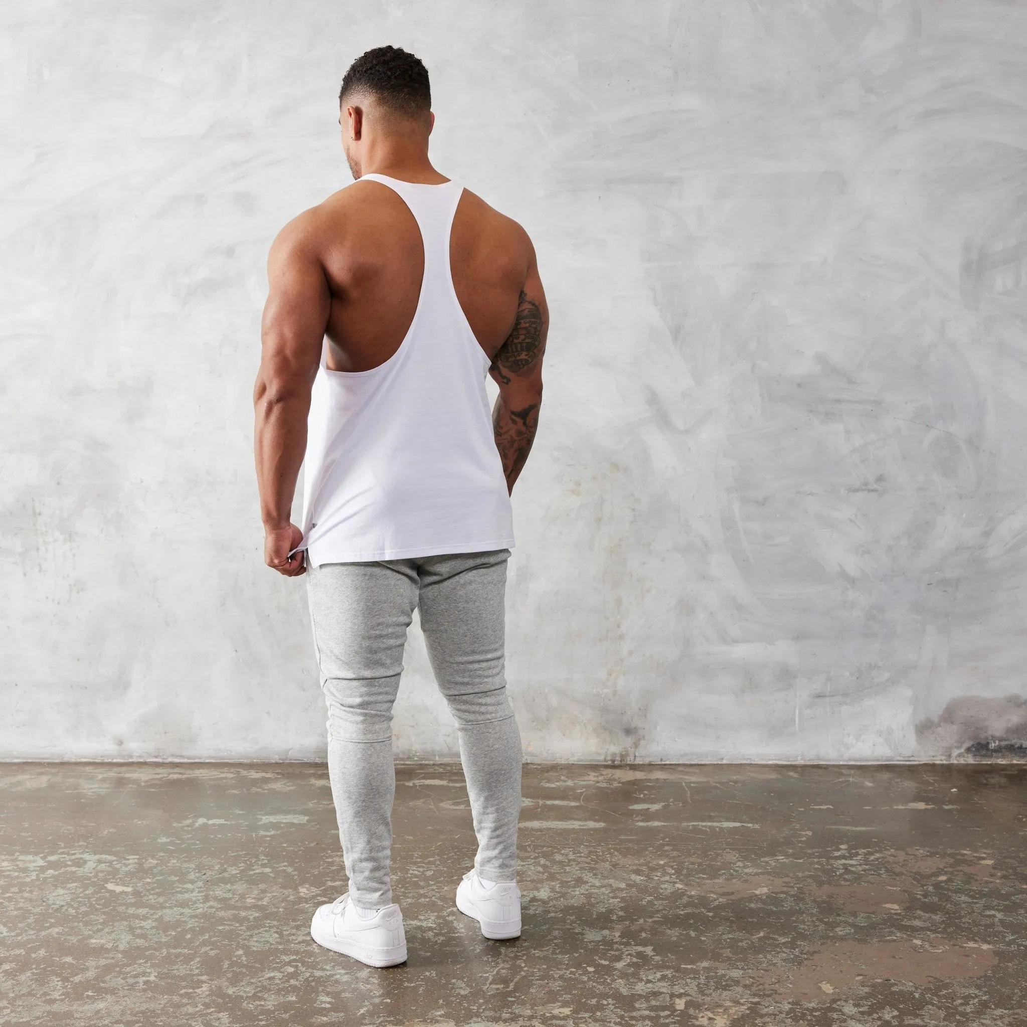 Vanquish Essential White Regular Fit Stringer Vest